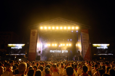 Fotos del concierto de Merina Gris en la plaza del Castillo