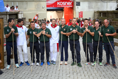 Pastores antes del séptimo encierro de San Fermín.