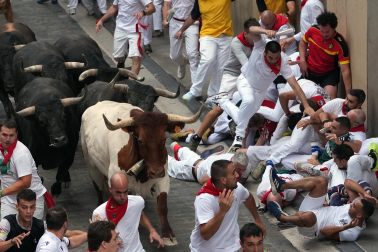 Fotos del séptimo encierro de San Fermín 2026 con toros de Miura.