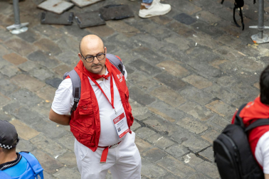 Fotos del séptimo encierro de San Fermín 2026 con toros de Miura en la plaza del Ayuntamiento.