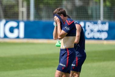 Fotos del entrenamiento de Osasuna en Tajonar de este lunes