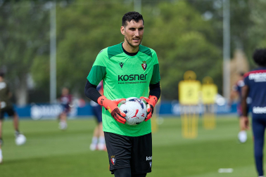 Fotos del entrenamiento de Osasuna en Tajonar de este lunes