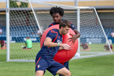 Fotos del entrenamiento de Osasuna en Tajonar de este lunes