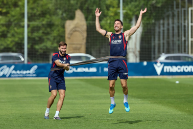 Fotos del entrenamiento de Osasuna en Tajonar de este lunes