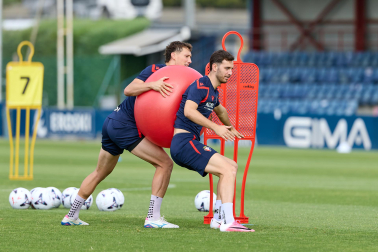 Fotos del entrenamiento de Osasuna en Tajonar de este lunes