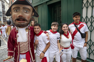 Foto de la salida de gigantes y cabezudos el 13 de julio de San Fermín 2026