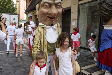 Foto de la salida de gigantes y cabezudos el 13 de julio de San Fermín 2026