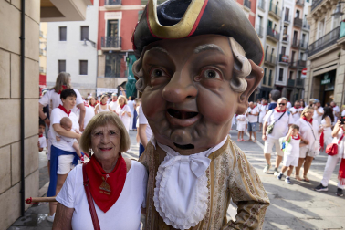 Foto de la salida de gigantes y cabezudos el 13 de julio de San Fermín 2026
