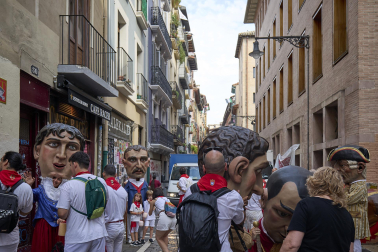 Foto de la salida de gigantes y cabezudos el 13 de julio de San Fermín 2026