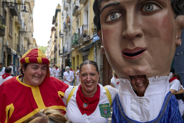 Foto de la salida de gigantes y cabezudos el 13 de julio de San Fermín 2026