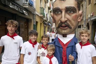 Foto de la salida de gigantes y cabezudos el 13 de julio de San Fermín 2026