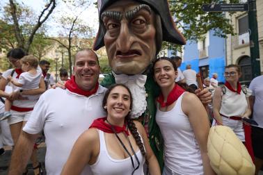 Foto de la salida de gigantes y cabezudos el 13 de julio de San Fermín 2026