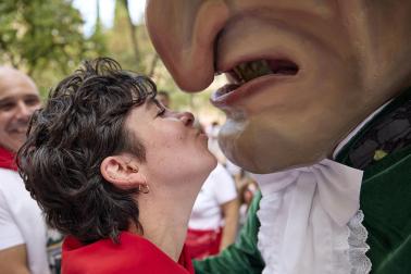 Foto de la salida de gigantes y cabezudos el 13 de julio de San Fermín 2026