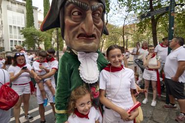 Foto de la salida de gigantes y cabezudos el 13 de julio de San Fermín 2026