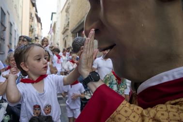 Foto de la salida de gigantes y cabezudos el 13 de julio de San Fermín 2026