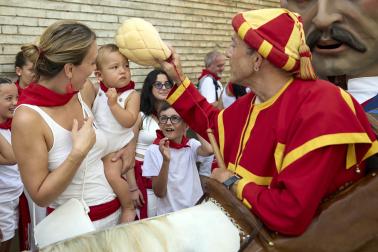 Foto de la salida de gigantes y cabezudos el 13 de julio de San Fermín 2026