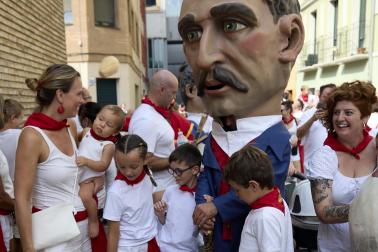 Foto de la salida de gigantes y cabezudos el 13 de julio de San Fermín 2026