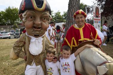 Foto de la salida de gigantes y cabezudos el 13 de julio de San Fermín 2026