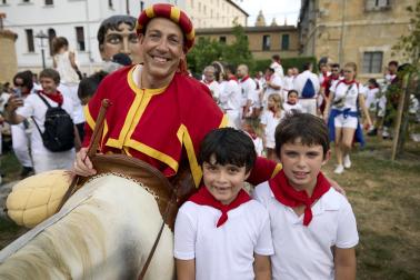 Foto de la salida de gigantes y cabezudos el 13 de julio de San Fermín 2026