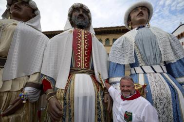 Foto de la salida de gigantes y cabezudos el 13 de julio de San Fermín 2026