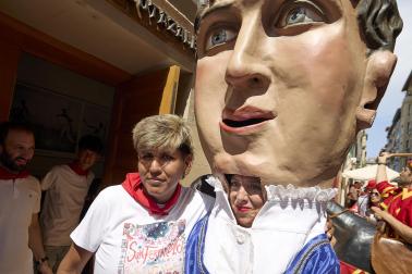 Foto de la salida de gigantes y cabezudos el 13 de julio de San Fermín 2026
