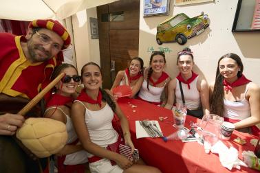 Foto de la salida de gigantes y cabezudos el 13 de julio de San Fermín 2026