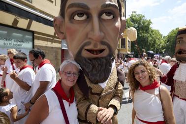 Foto de la salida de gigantes y cabezudos el 13 de julio de San Fermín 2026