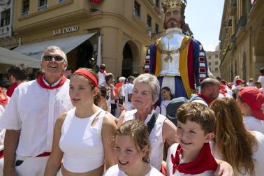 Foto de la salida de gigantes y cabezudos el 13 de julio de San Fermín 2026