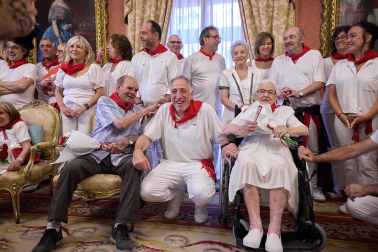 Fotos de la recepción a los mayores en el Ayuntamiento