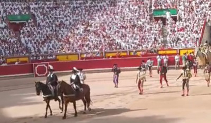 Va a comenzar la penúltima corrida de la feria del toro