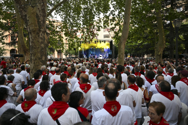 Concierto de la Orquesta Mondragón en la plaza de la Cruz