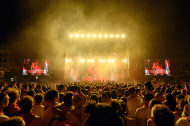 Fotos del concierto de Jarfaiter en la Plaza del Castillo en San Fermín 2026