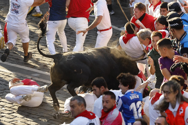 Fotos del octavo encierro de San Fermín 2026 con toros de la ganadería de Jandilla en Pamplona.