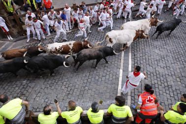 Fotos del octavo encierro de San Fermín 2026 con toros de la ganadería de Jandilla en Pamplona.