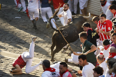 Fotos del octavo encierro de San Fermín 2026 con toros de la ganadería de Jandilla en Pamplona.