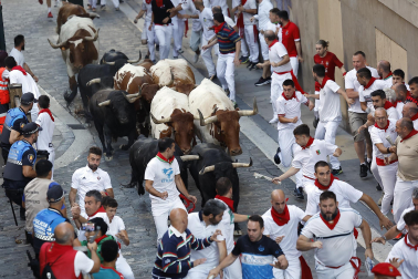 Fotos del octavo encierro de San Fermín 2026 con toros de la ganadería de Jandilla en Pamplona.