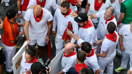 Fotos del octavo encierro de San Fermín 2026 con toros de la ganadería de Jandilla en la cuesta de Santo Domingo.