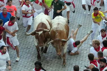 Fotos del octavo encierro de San Fermín 2026 con toros de la ganadería de Jandilla en Pamplona.