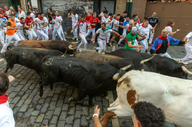 Fotos del octavo encierro de San Fermín 2026 con toros de la ganadería de Jandilla en Mercaderes.