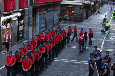 Fotos del octavo encierro de San Fermín 2026 con toros de la ganadería de Jandilla en la calle Estafeta.