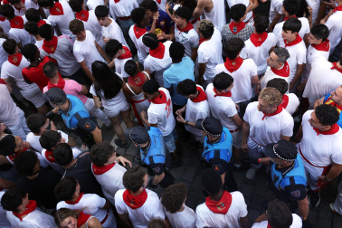 Fotos del octavo encierro de San Fermín 2026 con toros de la ganadería de Jandilla en la calle Estafeta.