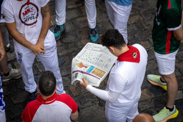 Fotos del octavo encierro de San Fermín 2026 con toros de la ganadería de Jandilla en la cuesta de Santo Domingo.
