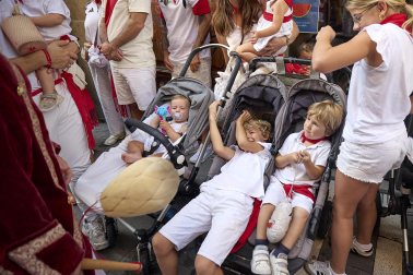 Foto de la despedida de la Comparsa de Gigantes y Cabezudos este 14 de julio de San Fermín 2026.