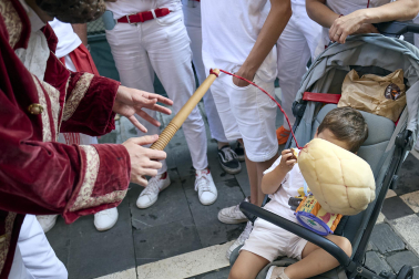 Foto de la despedida de la Comparsa de Gigantes y Cabezudos este 14 de julio de San Fermín 2026.