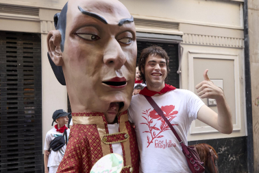 Foto de la despedida de la Comparsa de Gigantes y Cabezudos este 14 de julio de San Fermín 2026.
