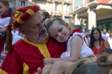 Foto de la despedida de la Comparsa de Gigantes y Cabezudos este 14 de julio de San Fermín 2026.
