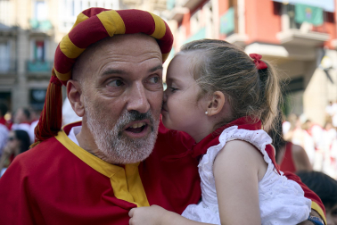 Foto de la despedida de la Comparsa de Gigantes y Cabezudos este 14 de julio de San Fermín 2026.