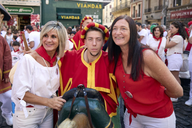 Foto de la despedida de la Comparsa de Gigantes y Cabezudos este 14 de julio de San Fermín 2026.