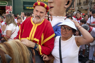 Foto de la despedida de la Comparsa de Gigantes y Cabezudos este 14 de julio de San Fermín 2026.