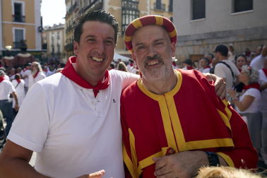 Foto de la despedida de la Comparsa de Gigantes y Cabezudos este 14 de julio de San Fermín 2026.